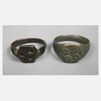 Zwei antike Ringe111