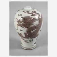 Vase mit Drachendekor111