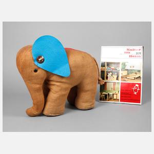 Renate Mueller, Spielzeug-Elefant