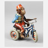 Arnold ”Bob, der Dreirad-fahrende Affe”111