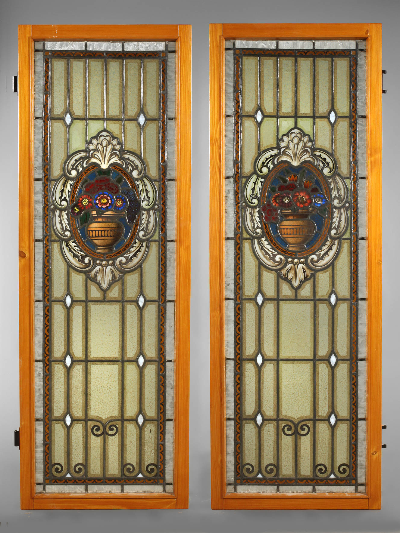 Zwei Bleiglasfenster Historismus