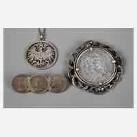 Konvolut numismatischer Silberschmuck111