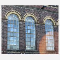 Drei große Industriefenster111