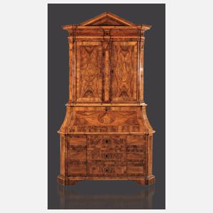 Feiner Aufsatzsekretär