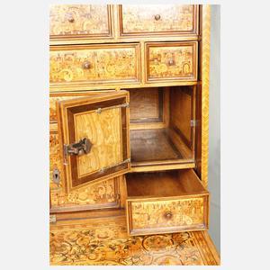 Feines Renaissance-Kabinett