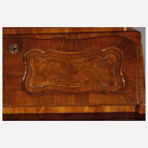 Feiner Aufsatzsekretär