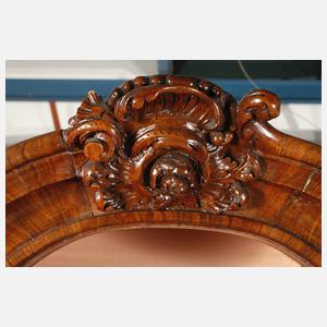 Feiner Aufsatzsekretär