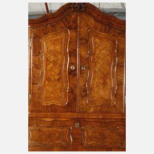 Feiner Aufsatzsekretär