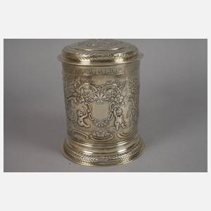 Übergroßer Silberhumpen