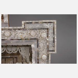 Große Perlmuttschnitzerei