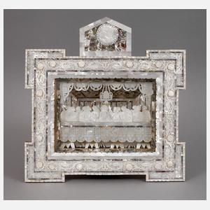 Große Perlmuttschnitzerei