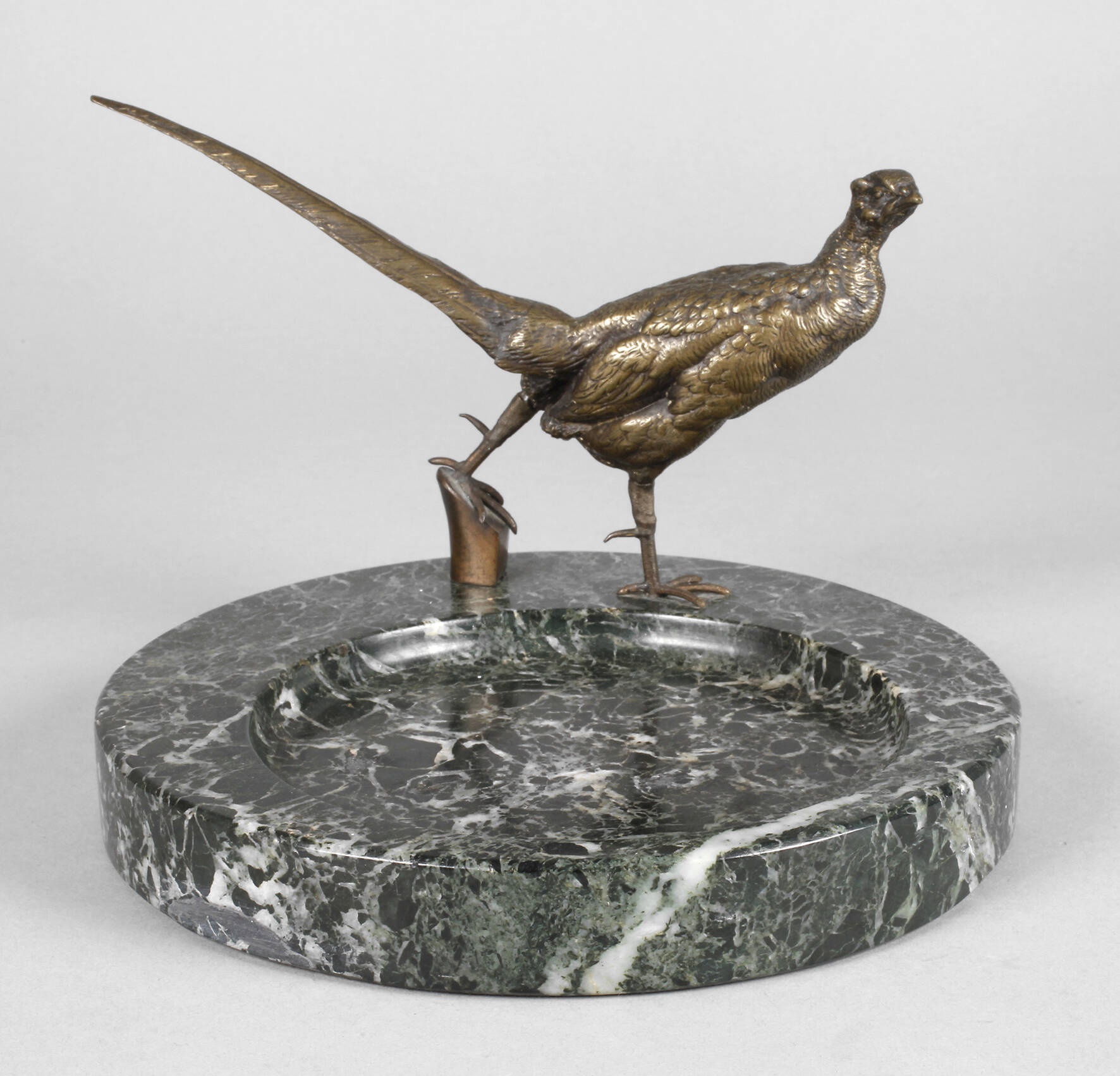 Figürliche Visitenkartenschale