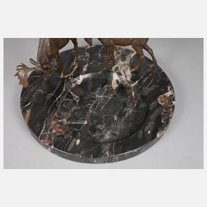 Große figürliche Marmorschale