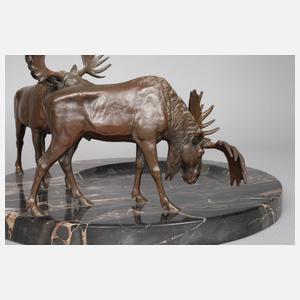 Große figürliche Marmorschale