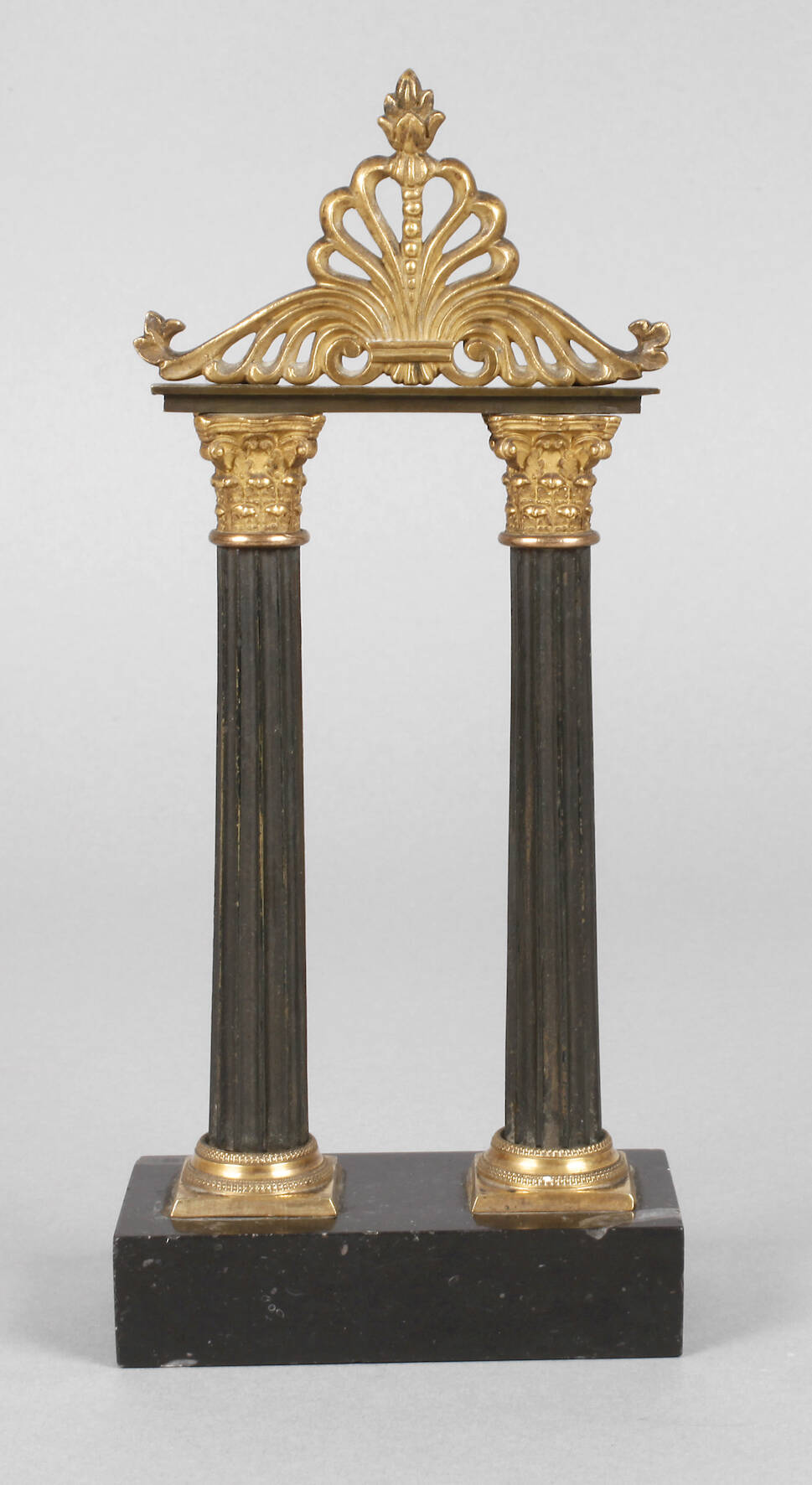 Historische Tischzier