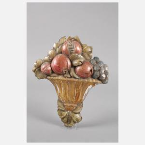 Geschnitztes Holzrelief