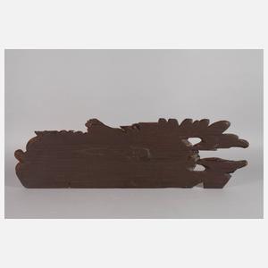 Figürliche Reliefschnitzerei