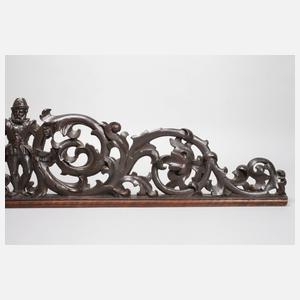 Geschnitzte Supraporte