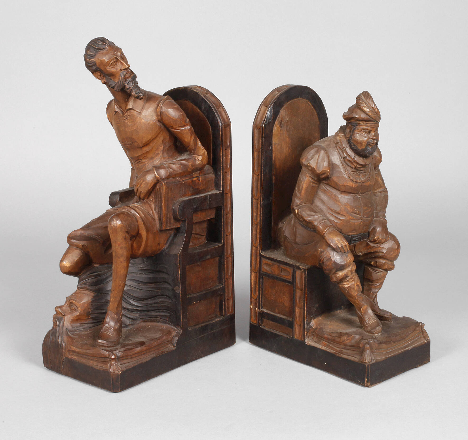 Paar figürliche Buchstützen