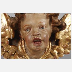 Geschnitztes Engelshaupt