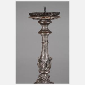 Drei geschnitzte Altarleuchter