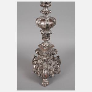 Drei geschnitzte Altarleuchter