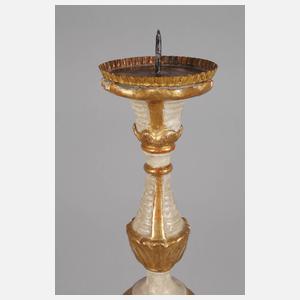 Drei geschnitzte Altarleuchter