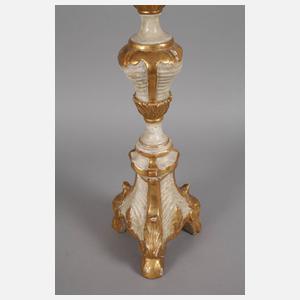 Drei geschnitzte Altarleuchter