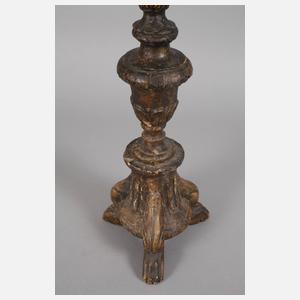 Drei geschnitzte Altarleuchter