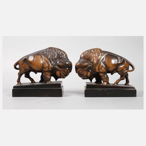 Paar geschnitzte Buchstützen