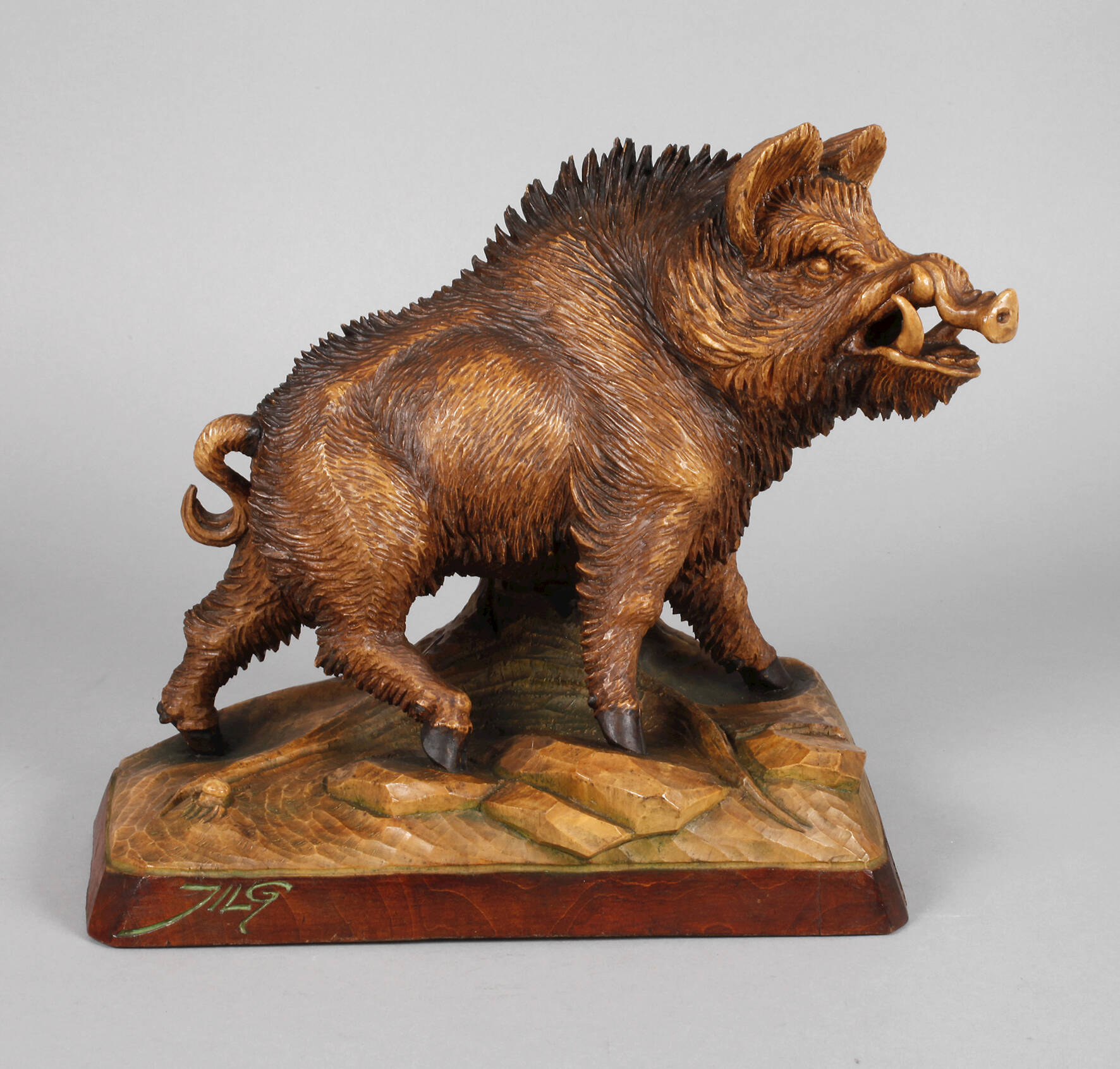 Figürliche Schnitzerei