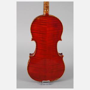 Meistervioline Albin Höllinger im Etui
