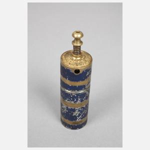 Zwei historische Feuerzeuge