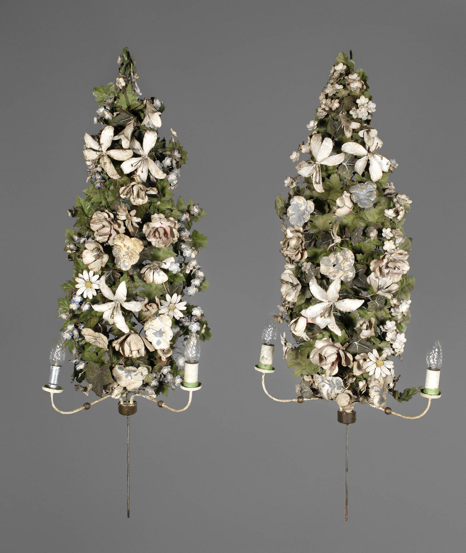 Paar florale Wandlampen