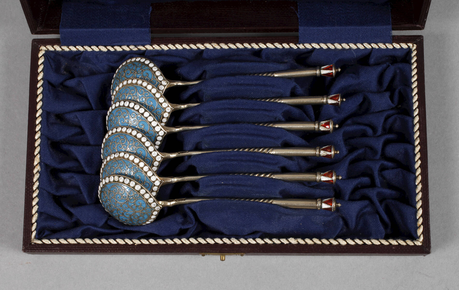 Russland sechs Silberlöffel mit Email