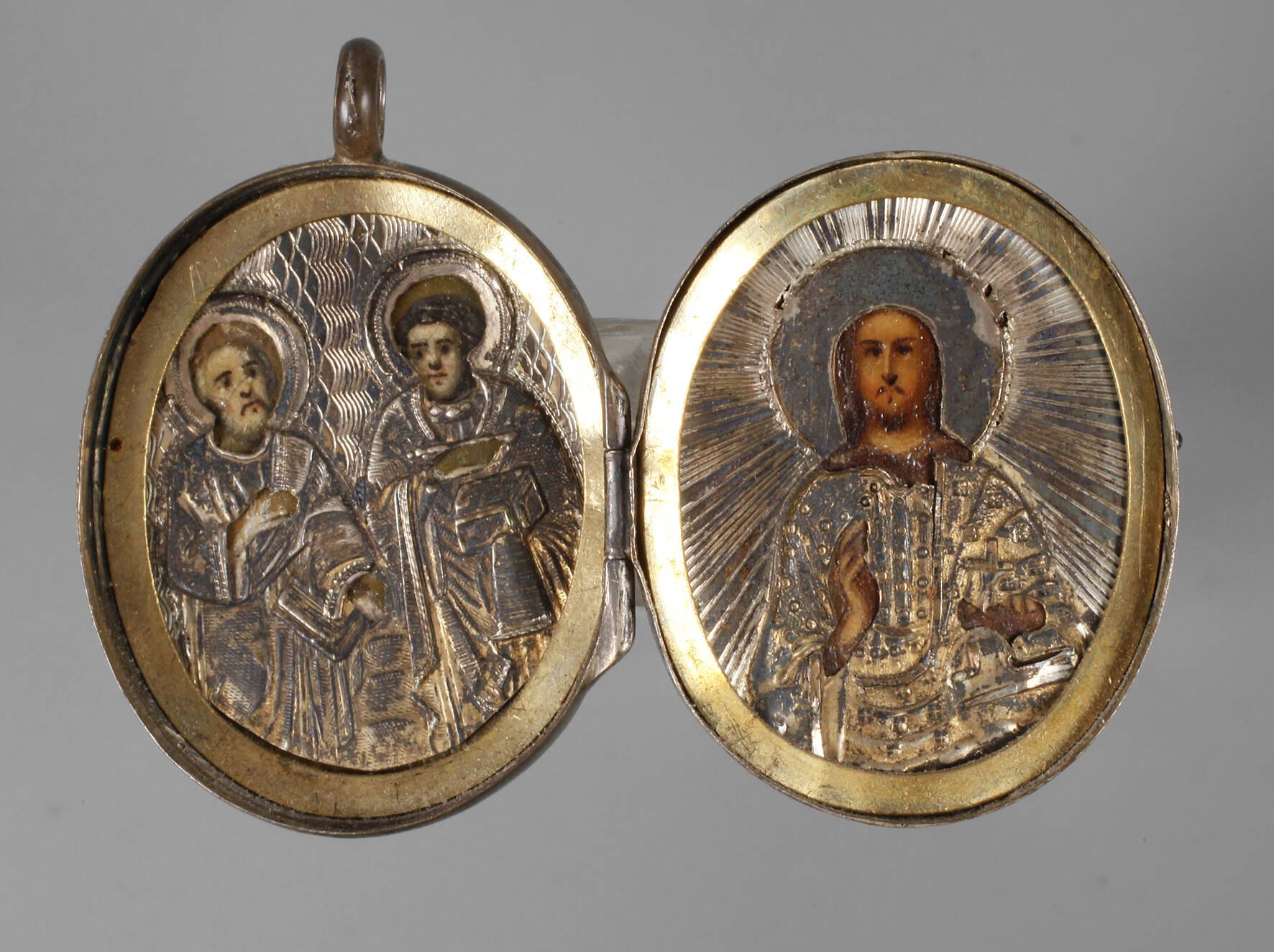 Reiseikone als Medaillon