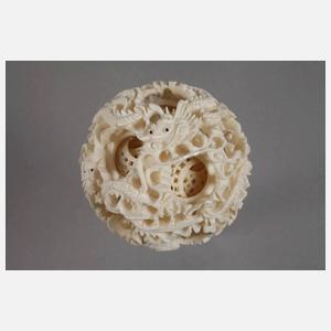 Elfenbein Kugel-in-Kugel