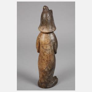 Drei Steinschnitzereien