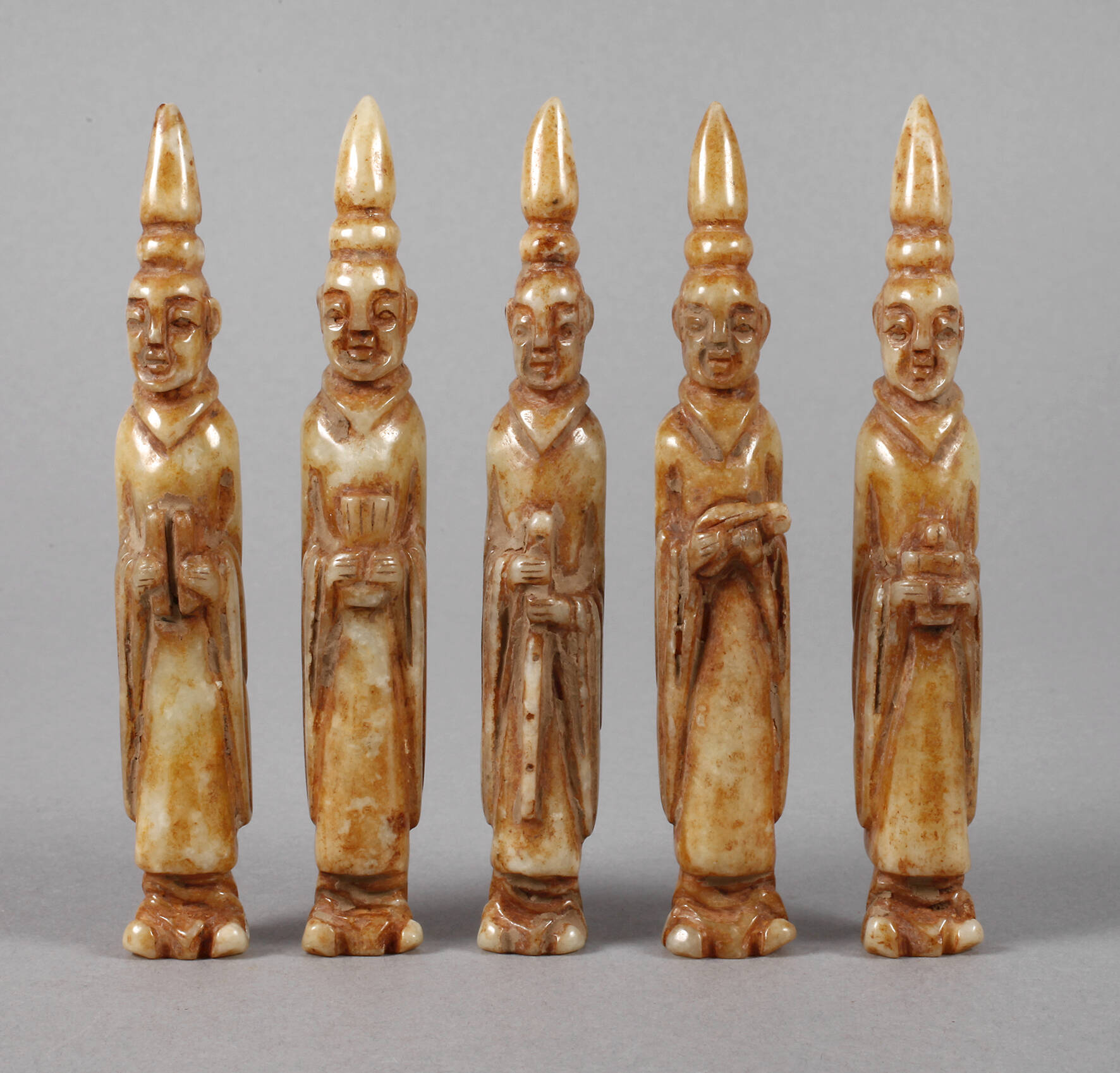 Fünf Jadeschnitzereien