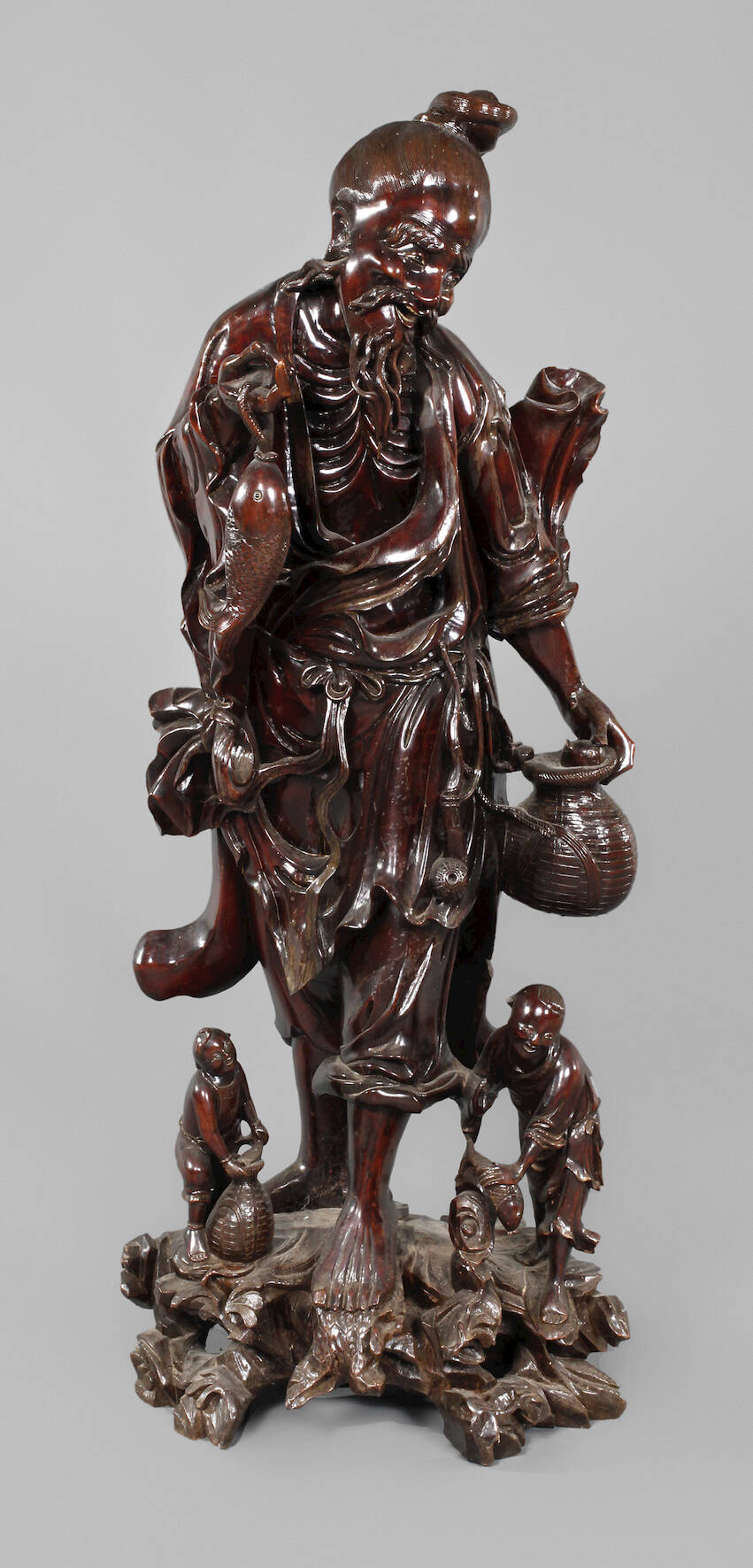 Große figürliche Schnitzerei