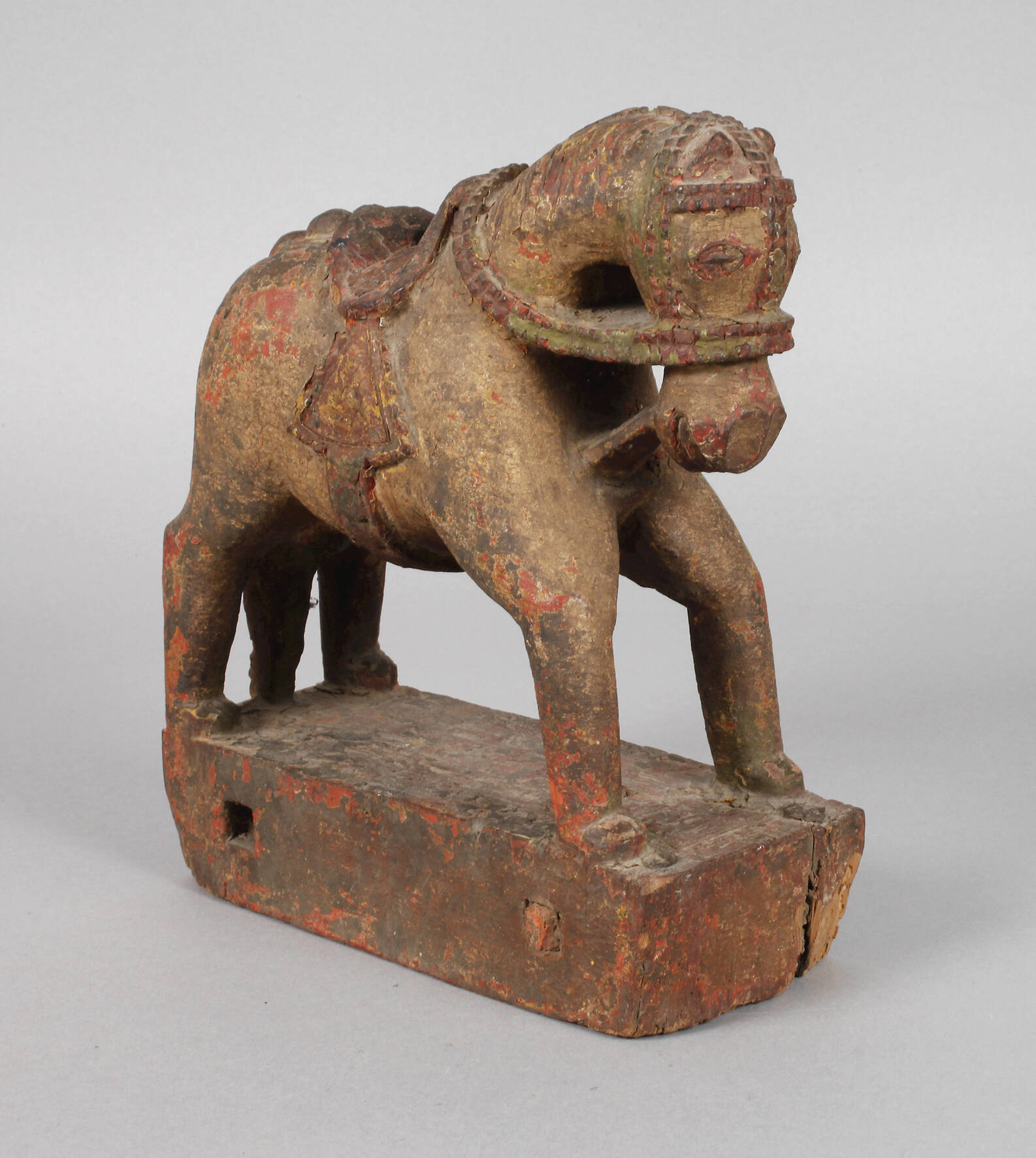 Geschnitzte Pferdeplastik