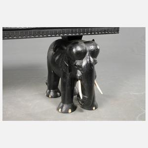 Figürliche Sitzbank