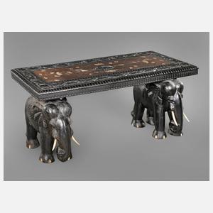 Figürliche Sitzbank