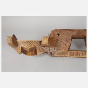 Geschnitzte Bekrönung