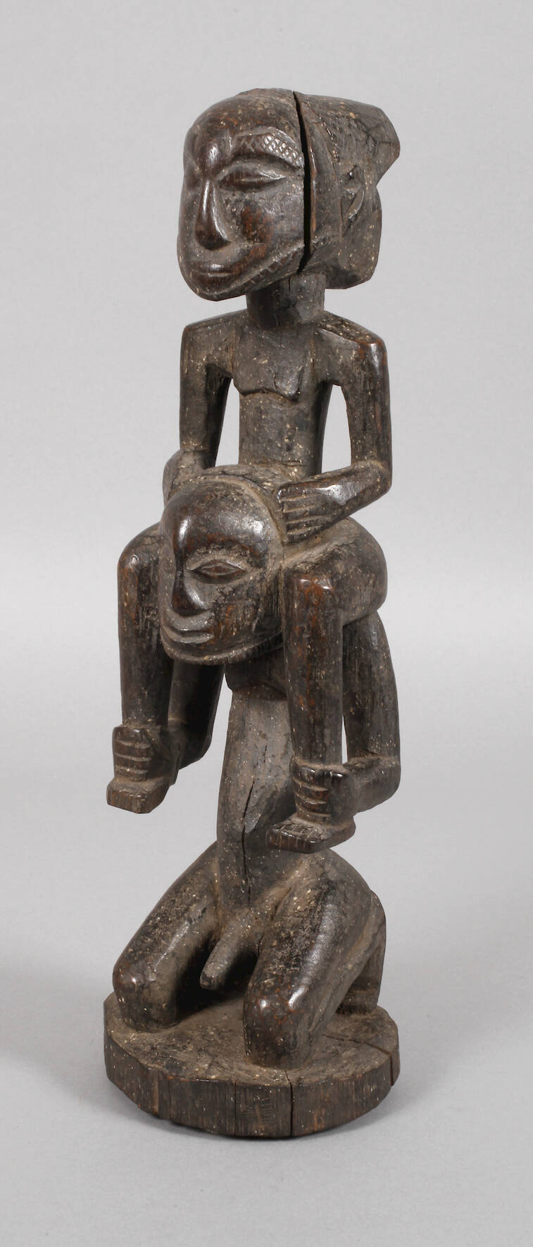 Figürliche Schnitzerei