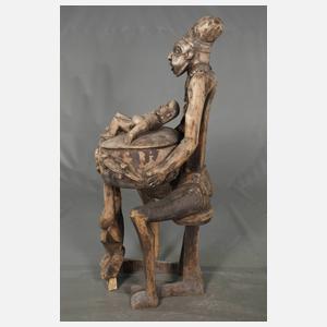 Große figürliche Schnitzerei