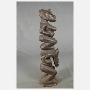 Große figürliche Schnitzerei