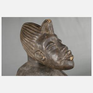 Große figürliche Schnitzerei