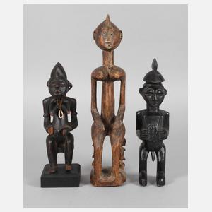 Drei figürliche Schnitzereien