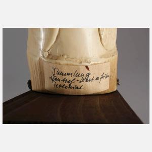 Beschnitzter Stoßzahn